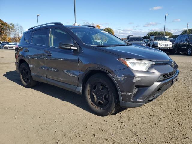 JTMZFREV5JJ738466 - 2018 TOYOTA RAV4 LE ნაცრისფერი ფოტო 4