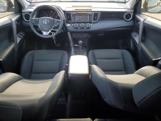 JTMZFREV5JJ738466 - 2018 TOYOTA RAV4 LE ნაცრისფერი ფოტო 8