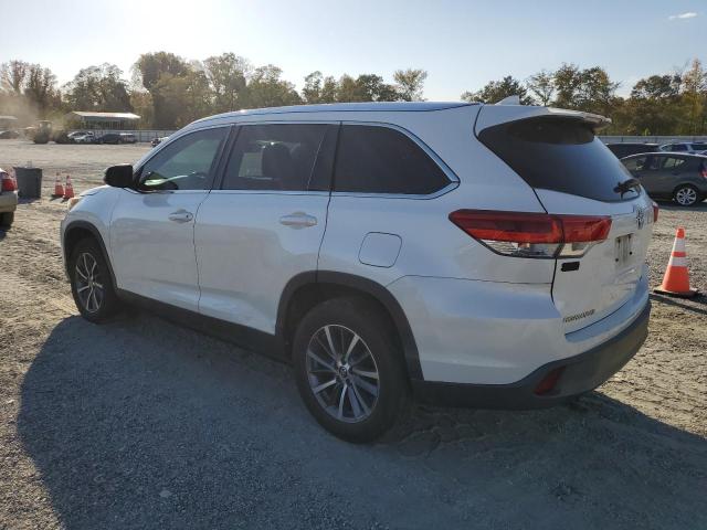 5TDKZRFH7KS303390 - 2019 TOYOTA HIGHLANDER SE 白色 照片 2