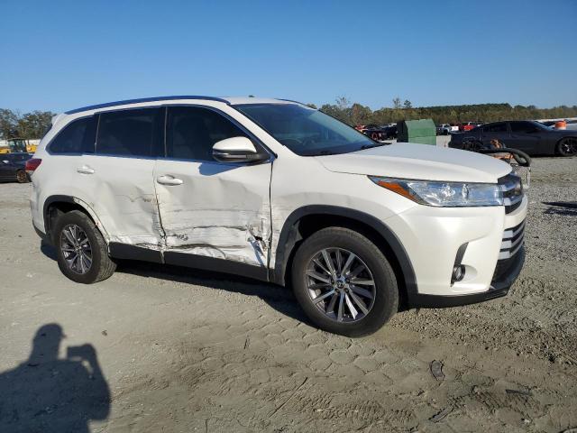 5TDKZRFH7KS303390 - 2019 TOYOTA HIGHLANDER SE 白色 照片 4