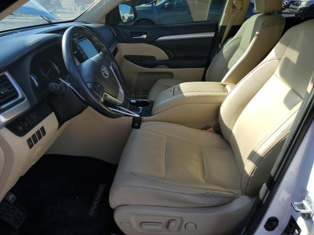 5TDKZRFH7KS303390 - 2019 TOYOTA HIGHLANDER SE 白色 照片 7