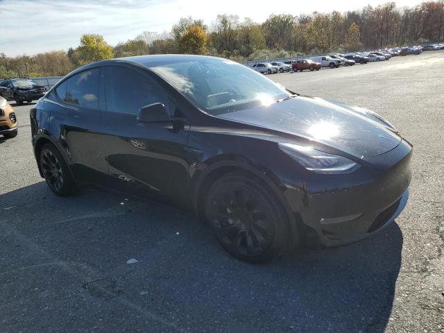 5YJYGDEE8MF125670 - 2021 TESLA MODEL Y Czarny zdjęcie 4
