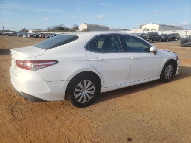 4T1B11HK1JU065060 - 2018 TOYOTA CAMRY L 白色 照片 3