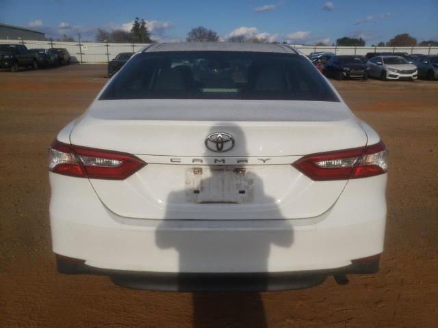 4T1B11HK1JU065060 - 2018 TOYOTA CAMRY L 白色 照片 6