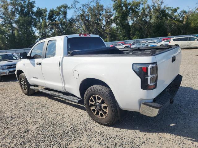 5TFRM5F17AX009408 - 2010 TOYOTA TUNDRA DOUBLE CAB SR5 SILVER photo 2