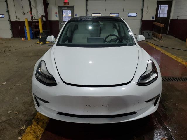 5YJ3E1EAXKF486651 - 2019 TESLA MODEL 3 أبيض صورة 5