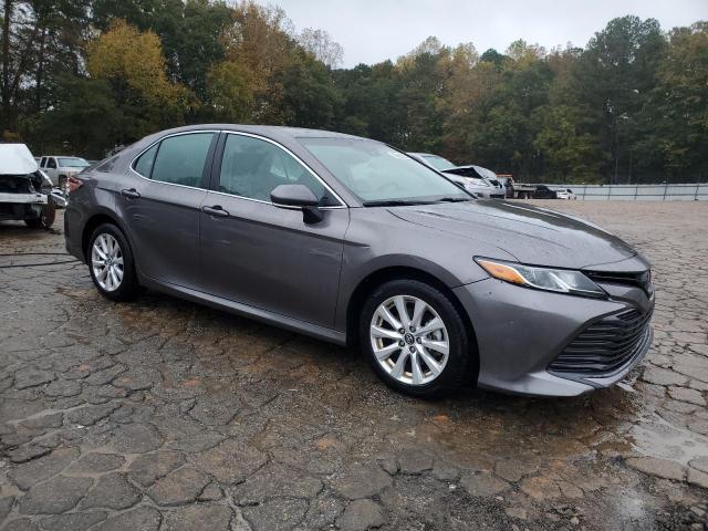 4T1B11HK1JU012021 - 2018 TOYOTA CAMRY L GRAY photo 4