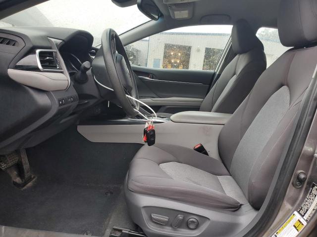 4T1B11HK1JU012021 - 2018 TOYOTA CAMRY L GRAY photo 7