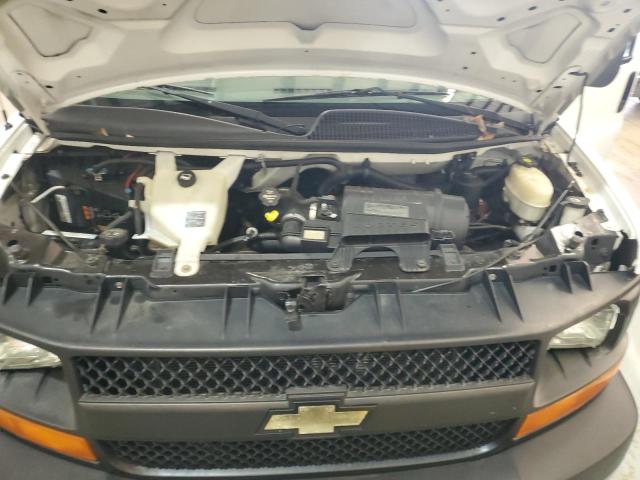 1GCWGAFFXG1143310 - 2016 CHEVROLET EXPRESS G2 WHITE photo 12