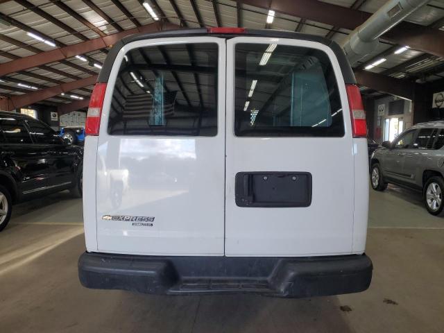 1GCWGAFFXG1143310 - 2016 CHEVROLET EXPRESS G2 WHITE photo 6