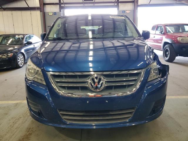 2V4RW3DG0BR766825 - 2011 VOLKSWAGEN ROUTAN SE BLUE photo 5