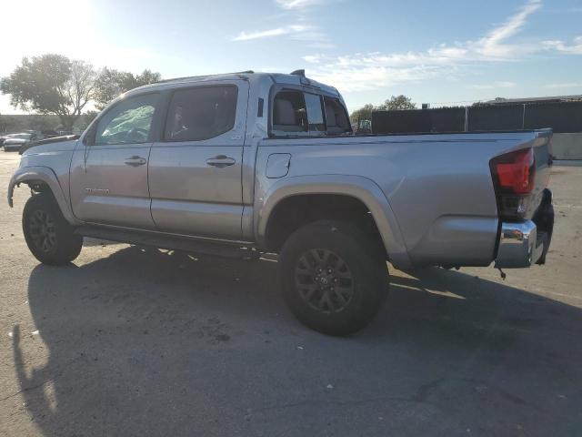 5TFAZ5CN0LX092866 - 2020 TOYOTA TACOMA DOUBLE CAB SILVER photo 2