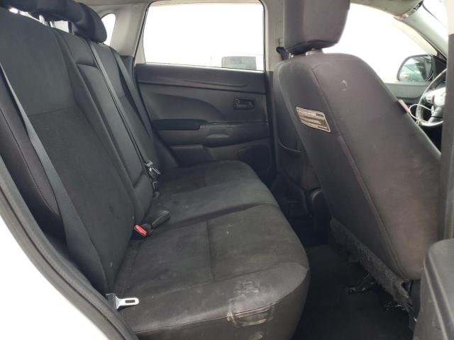 4A4AP3AUXDE005954 - 2013 MITSUBISHI OUTLANDER ES WHITE photo 11