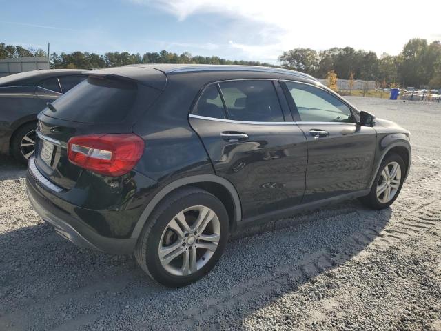 WDCTG4EB2GJ209913 - 2016 MERCEDES-BENZ GLA 250 შავი ფოტო 3