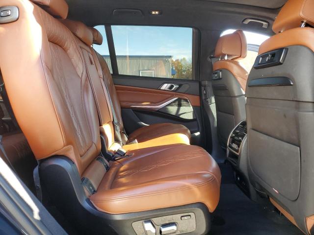 5UXCX4C55KLS36456 - 2019 BMW X7 XDRIVE50I PURPLE photo 11