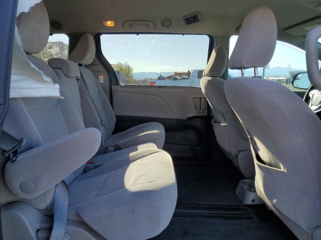 5TDKK3DC7GS710870 - 2016 TOYOTA SIENNA LE BLACK photo 11