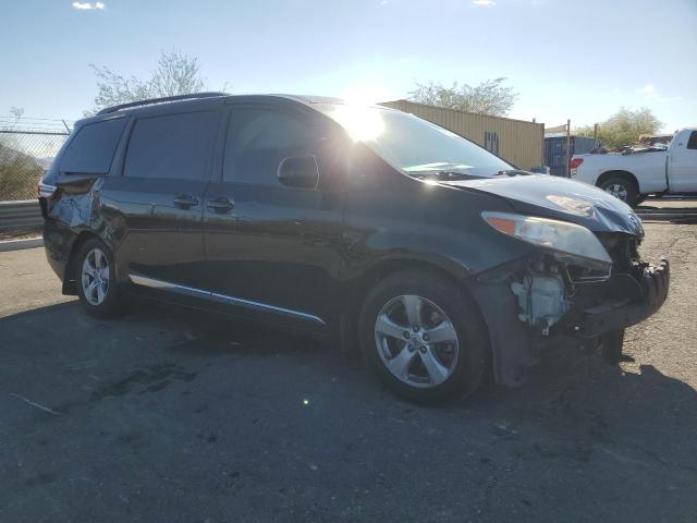 5TDKK3DC7GS710870 - 2016 TOYOTA SIENNA LE BLACK photo 4