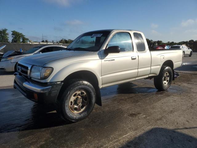 2000 TOYOTA TACOMA XTRACAB PRERUNNER, 