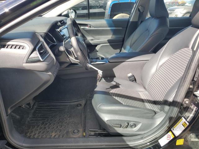 4T1B11HK7JU598255 - 2018 TOYOTA CAMRY L Schwarz Foto 7