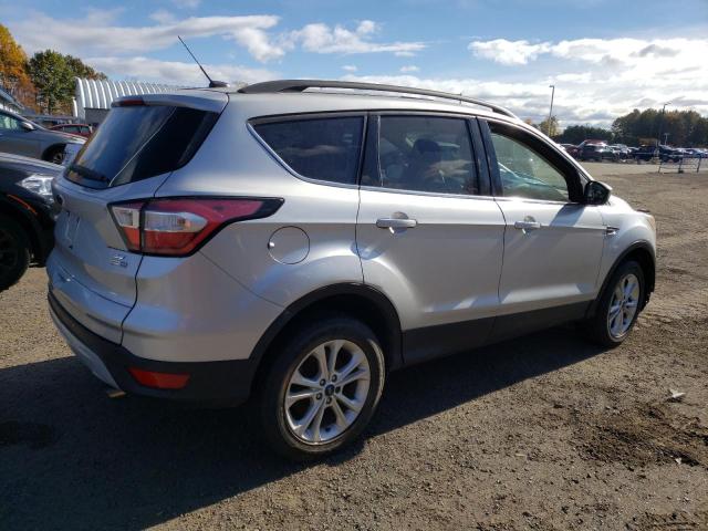 1FMCU9GD4JUA75143 - 2018 FORD ESCAPE SE Сріблястий фото 3