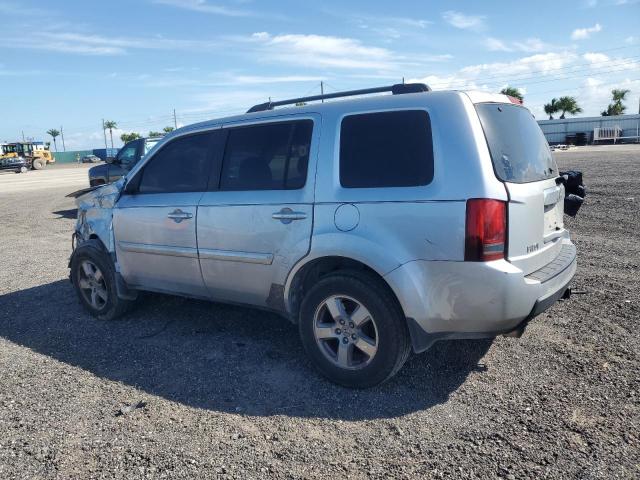 5FNYF3H44BB037521 - 2011 HONDA PILOT EX SILVER photo 2