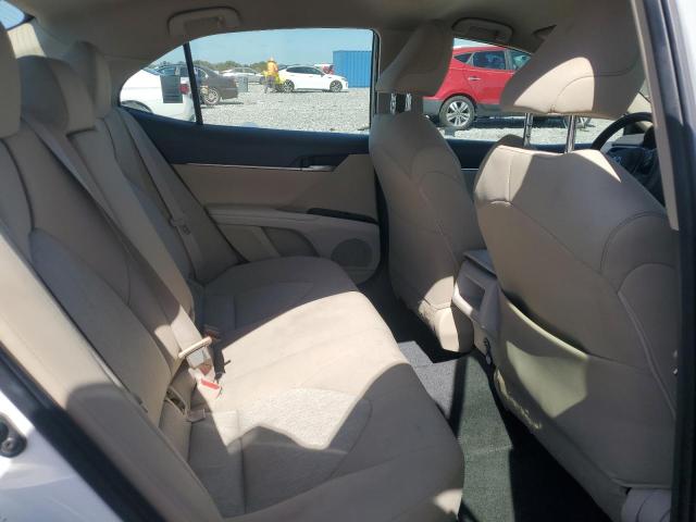 JTNB11HK4J3031586 - 2018 TOYOTA CAMRY L Biały zdjęcie 10