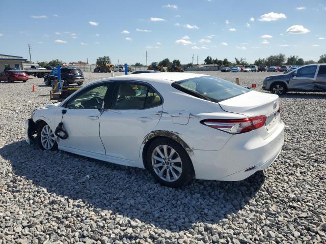 JTNB11HK4J3031586 - 2018 TOYOTA CAMRY L Biały zdjęcie 2