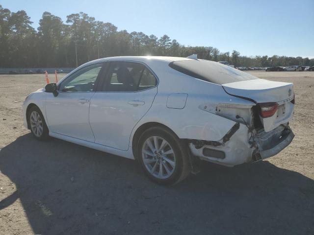 4T1C11AK2NU632767 - 2022 TOYOTA CAMRY LE WHITE photo 2