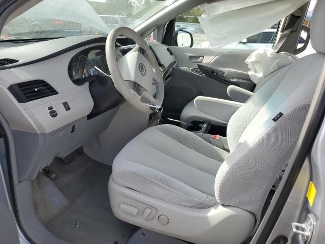 5TDKK3DC7BS133427 - 2011 TOYOTA SIENNA LE 银色 照片 7