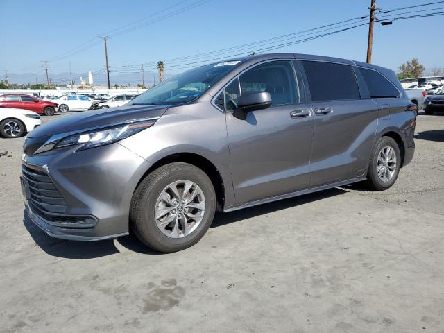 2022 TOYOTA SIENNA LE, 