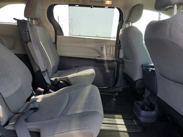 5TDKRKEC4NS103245 - 2022 TOYOTA SIENNA LE GRAY photo 11
