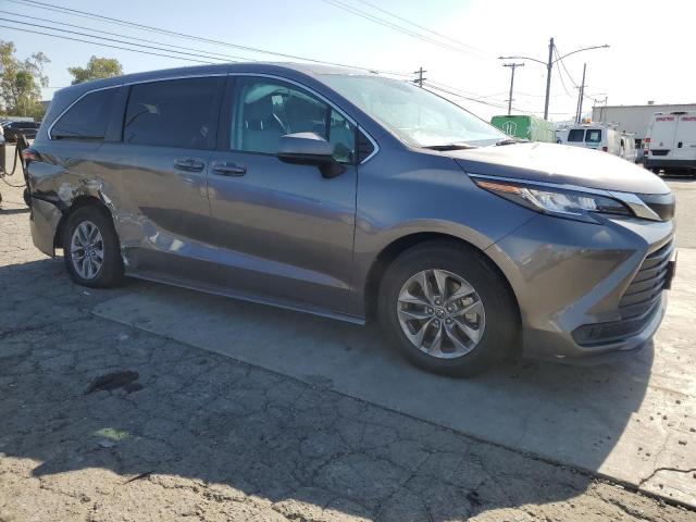 5TDKRKEC4NS103245 - 2022 TOYOTA SIENNA LE GRAY photo 4