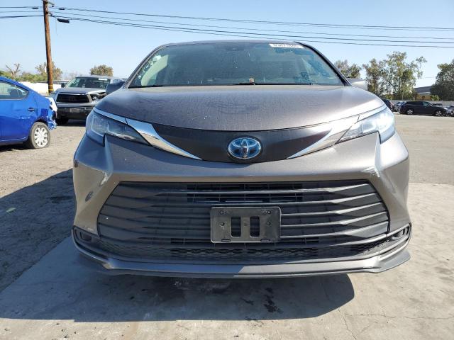 5TDKRKEC4NS103245 - 2022 TOYOTA SIENNA LE GRAY photo 5
