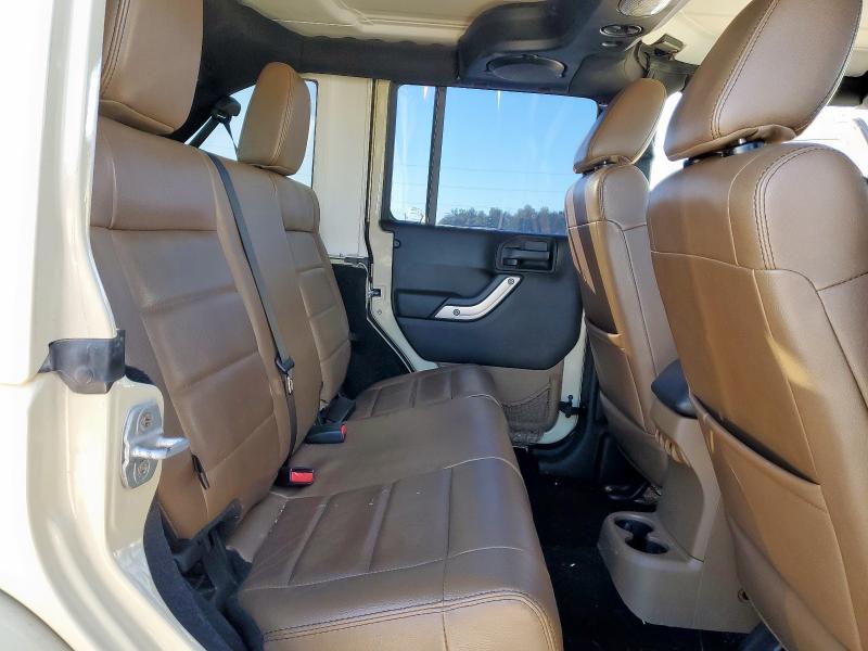 1C4HJWEG2CL105148 - 2012 JEEP WRANGLER U SAHARA 棕色 照片 11