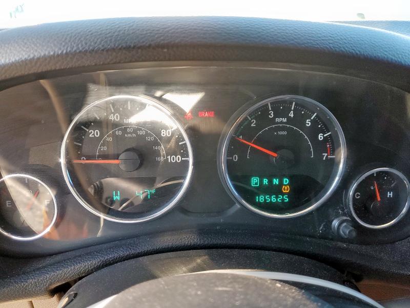 1C4HJWEG2CL105148 - 2012 JEEP WRANGLER U SAHARA 棕色 照片 9