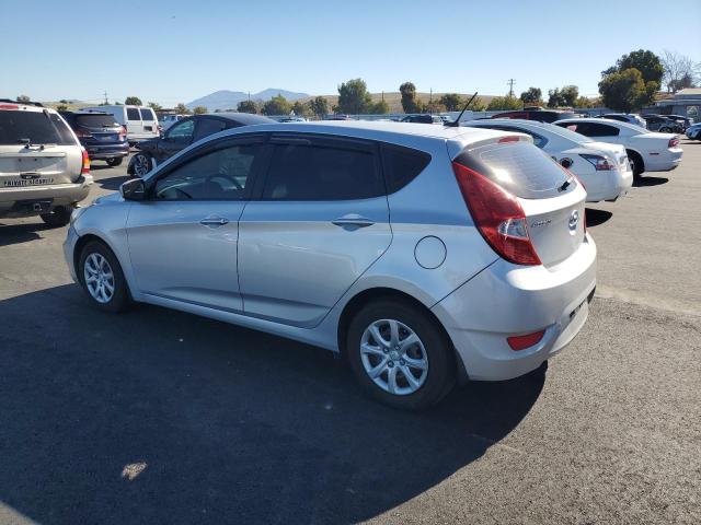 KMHCT5AE6EU148838 - 2014 HYUNDAI ACCENT GLS SILVER photo 2