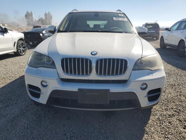 5UXZV8C59BL422069 - 2011 BMW X5 XDRIVE50I WHITE photo 5