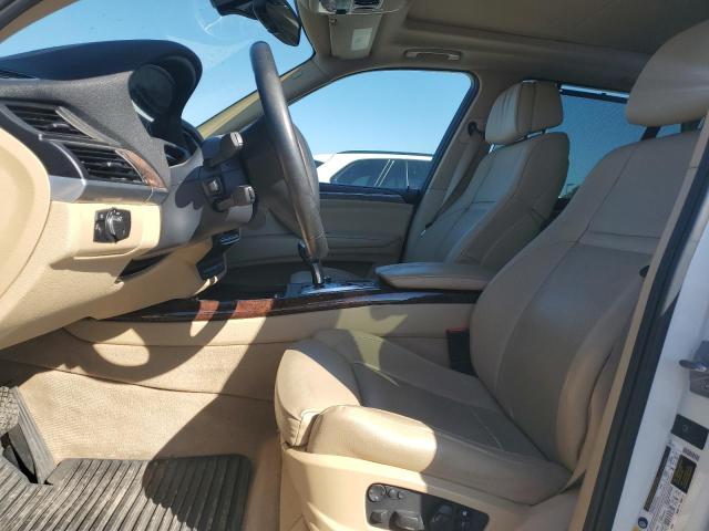 5UXZV8C59BL422069 - 2011 BMW X5 XDRIVE50I WHITE photo 7