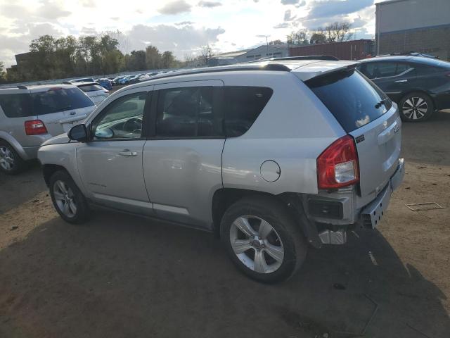 1J4NT1FA0BD215838 - 2011 JEEP COMPASS SPORT ვერცხლისფერი ფოტო 2