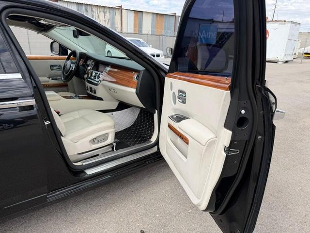 SCA664S59AUX48840 - 2010 ROLLS-ROYCE GHOST BLACK photo 11