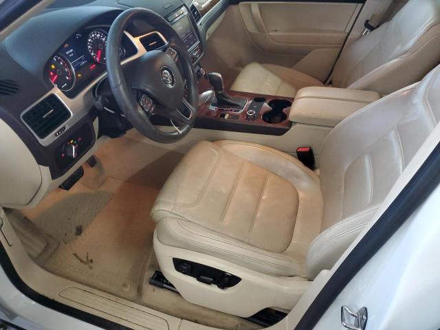 WVGEF9BP7DD013700 - 2013 VOLKSWAGEN TOUAREG V6 თეთრი ფოტო 7