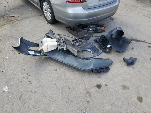 1VWAT7A36EC111524 - 2014 VOLKSWAGEN PASSAT S SILVER photo 12