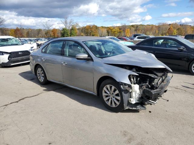 1VWAT7A36EC111524 - 2014 VOLKSWAGEN PASSAT S SILVER photo 4