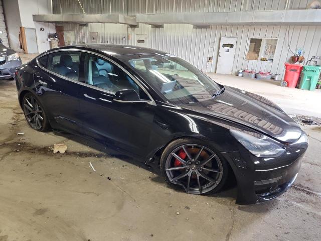5YJ3E1EB3JF156132 - 2018 TESLA MODEL 3 Սև լուսանկար 4