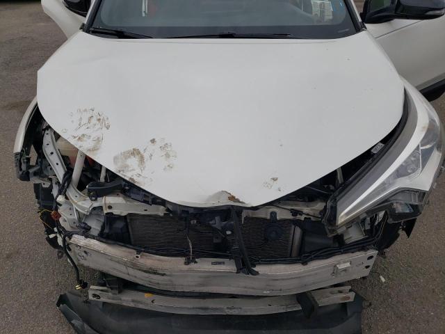 NMTKHMBX2JR031251 - 2018 TOYOTA C-HR XLE Білий фото 11