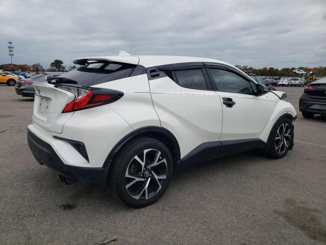 NMTKHMBX2JR031251 - 2018 TOYOTA C-HR XLE Білий фото 3