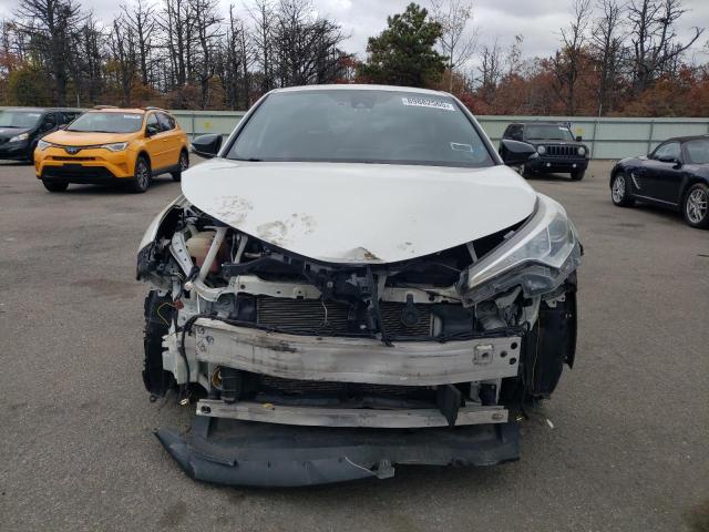 NMTKHMBX2JR031251 - 2018 TOYOTA C-HR XLE Білий фото 5