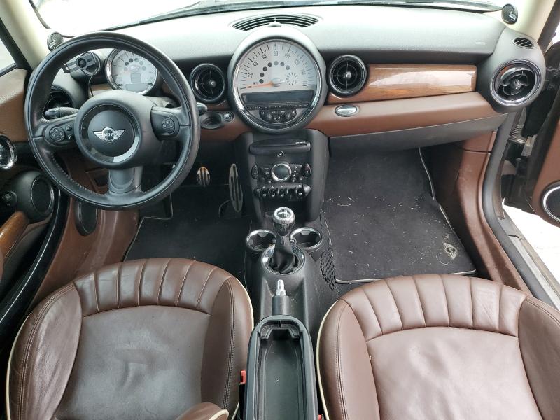 WMWZG3C50BTY30651 - 2011 MINI COOPER S CLUBMAN TWO TONE photo 8
