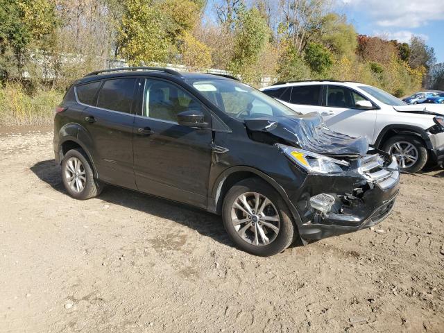 1FMCU9GD2JUD49780 - 2018 FORD ESCAPE SE Negro foto 4