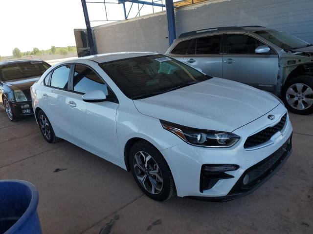 3KPF24AD4ME407846 - 2021 KIA FORTE FE WHITE photo 4